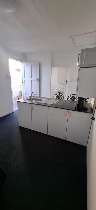 To Let 1 Bedroom Property for Rent in Goodwood Central Western Cape